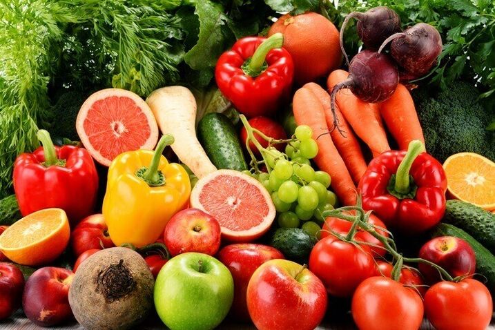 La tua dieta quotidiana dimagrante può includere la maggior parte della frutta e della verdura