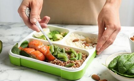 Correzione nutrizionale per perdere peso nella zona addominale e laterale